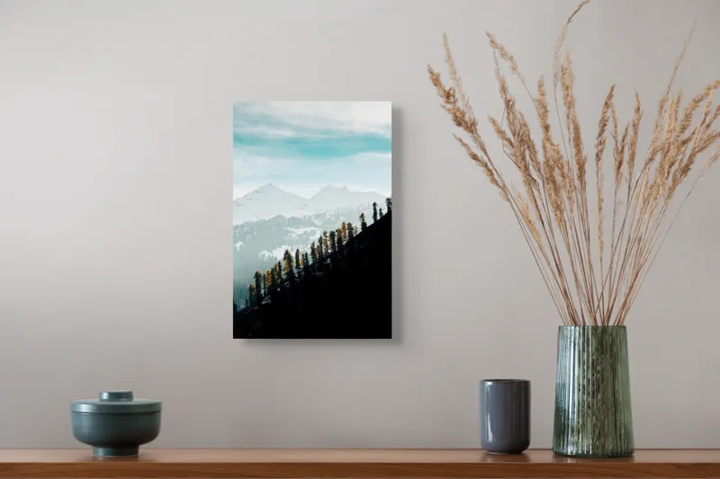 Tablou Canvas, "Copaci solitari pe culmea muntelui blanc", Cer, Munte, Zăpadă, Pădure, Umbre, Copaci, Orizont, Natural, Calm, Frumusețe, 26 x 39 cm – poza 5