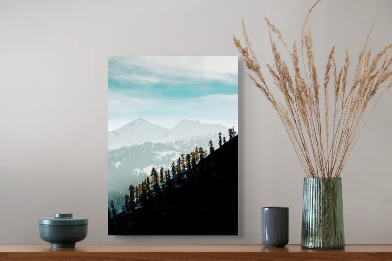 Tablou Canvas, "Copaci solitari pe culmea muntelui blanc", Cer, Munte, Zăpadă, Pădure, Umbre, Copaci, Orizont, Natural, Calm, Frumusețe, 39 x 54 cm – poza 3