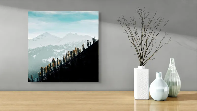 Tablou Canvas, "Copaci solitari pe culmea muntelui blanc", Cer, Munte, Zăpadă, Pădure, Umbre, Copaci, Orizont, Natural, Calm, Frumusețe, 50 x 50 cm – poza 3