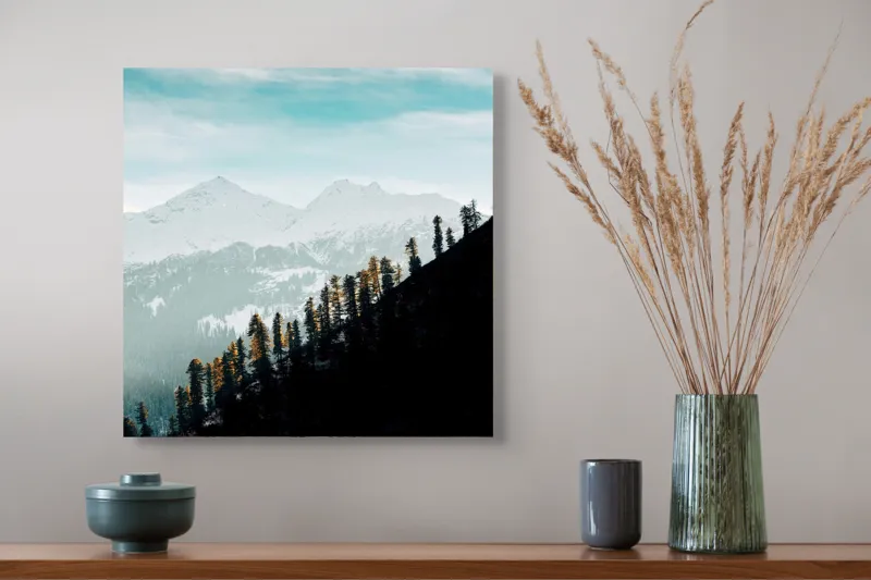 Tablou Canvas, "Copaci solitari pe culmea muntelui blanc", Cer, Munte, Zăpadă, Pădure, Umbre, Copaci, Orizont, Natural, Calm, Frumusețe, 50 x 50 cm – poza 4