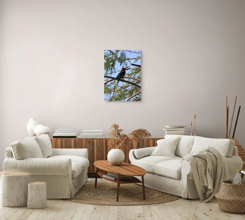 Tablou Canvas, "Regele pescar printre ramuri verzi", Pasăre, Ramură, Frunze, Cer, Natură, Pene, Zbor, Lumină, 50 x 70 cm – poza 4