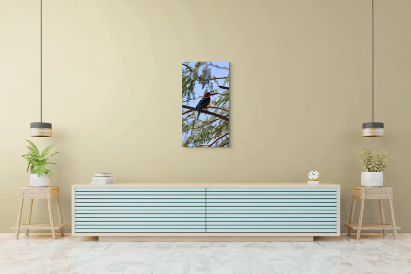 Tablou Canvas, "Regele pescar printre ramuri verzi", Pasăre, Ramură, Frunze, Cer, Natură, Pene, Zbor, Lumină, 50 x 90 cm – poza 6
