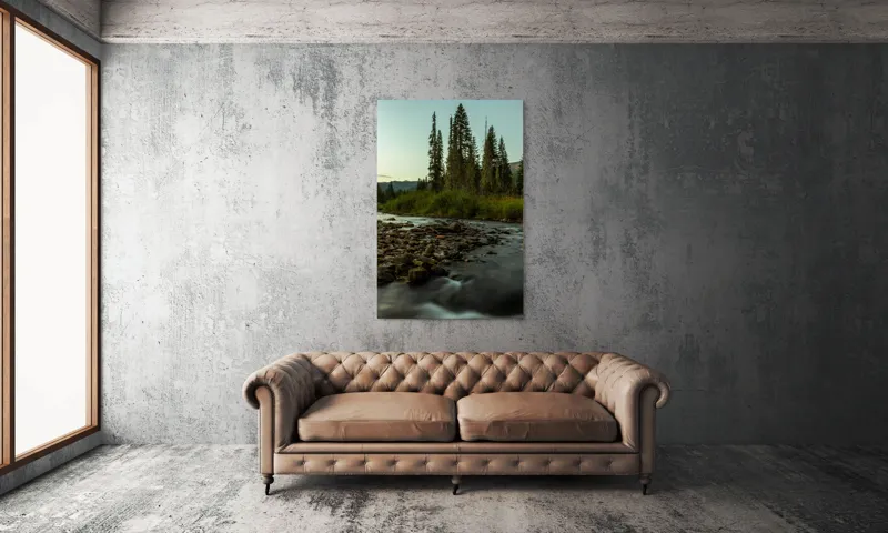 Tablou Canvas, "Râu șerpuitor prin pădurea deasă", Apus, Râu, Pădure, Copaci, Pietre, Natură, Serenitate, Munţi, Vegetaţie, Lumină, Cer, Timp., 100 x 150 cm – poza 6