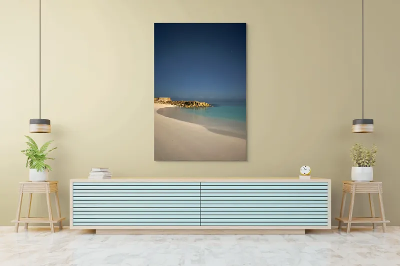 Tablou Canvas, "Liniștea mării sub cerul nocturn", Plajă, Nisip, Ocean, Cer, Stele, Liniște, Lumină, Noapte, Valuri, Stânci, 100 x 150 cm – poza 4