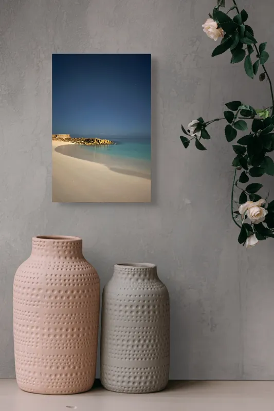 Tablou Canvas, "Liniștea mării sub cerul nocturn", Plajă, Nisip, Ocean, Cer, Stele, Liniște, Lumină, Noapte, Valuri, Stânci, 26 x 39 cm – poza 6