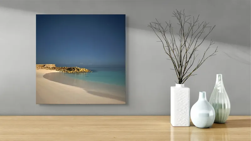 Tablou Canvas, "Liniștea mării sub cerul nocturn", Plajă, Nisip, Ocean, Cer, Stele, Liniște, Lumină, Noapte, Valuri, Stânci, 50 x 50 cm – poza 3