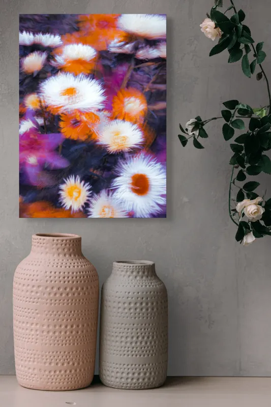 Tablou Canvas, "Flori albe și portocalii în mișcare", Flori, Vibrante, Culori, Alb, Portocaliu, Mov, Petale, Textură, Frumusețe, Natură, 39 x 54 cm – poza 6
