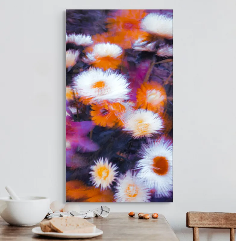 Tablou Canvas, "Flori albe și portocalii în mișcare", Flori, Vibrante, Culori, Alb, Portocaliu, Mov, Petale, Textură, Frumusețe, Natură, 50 x 90 cm – poza 3