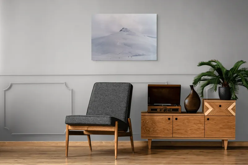 Tablou Canvas, "Vârf ascuns sub mantia iernii", Norii, Munți, Zăpadă, Vârf, Calm, Rece, 100 x 70 cm – poza 8