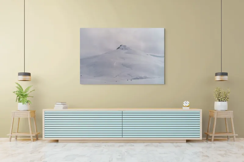 Tablou Canvas, "Vârf ascuns sub mantia iernii", Norii, Munți, Zăpadă, Vârf, Calm, Rece, 150 x 100 cm – poza 6