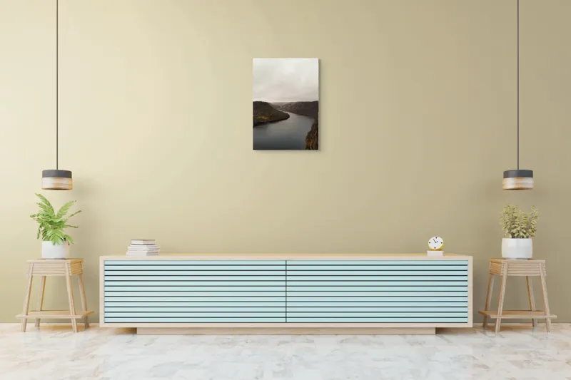 Tablou Canvas, "Valea liniștită sub cer înnourat", Norii, Colinele, Reflecții, Apă, Melancolie, Liniște, Peisaj, Seninătate, Natură, Contemplare, 50 x 70 cm – poza 6