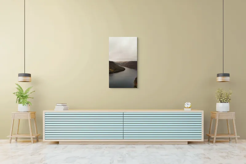 Tablou Canvas, "Valea liniștită sub cer înnourat", Norii, Colinele, Reflecții, Apă, Melancolie, Liniște, Peisaj, Seninătate, Natură, Contemplare, 50 x 90 cm – poza 6