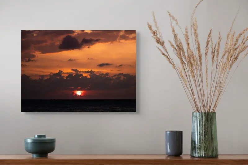 Tablou Canvas, "Apus de soare pe mare liniștită", Apus, Cer, Nori, Ocean, Lumină, Umbre, Orizont, Culori, Relaxare, Frumusețe, 54 x 39 cm – poza 4