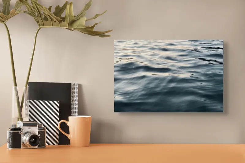Tablou Canvas, "Unduiri blânde pe luciul apei", Ondulare, Reflexii, Seriozitate, Timp, Liniște, 39 x 26 cm – poza 3