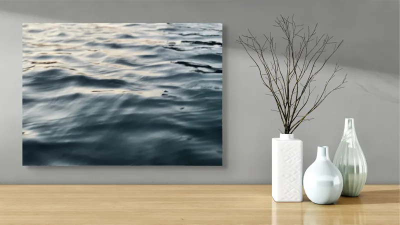 Tablou Canvas, "Unduiri blânde pe luciul apei", Ondulare, Reflexii, Seriozitate, Timp, Liniște, 70 x 50 cm – poza 3