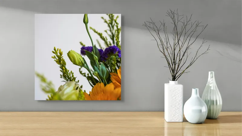 Tablou Canvas, "Dansul delicat al florilor de vară", Flori, Muguri, Galben, Mov, Verde, Delicatețe, Natură, Aranjament, Prospețime, Simetrie, 50 x 50 cm – poza 3