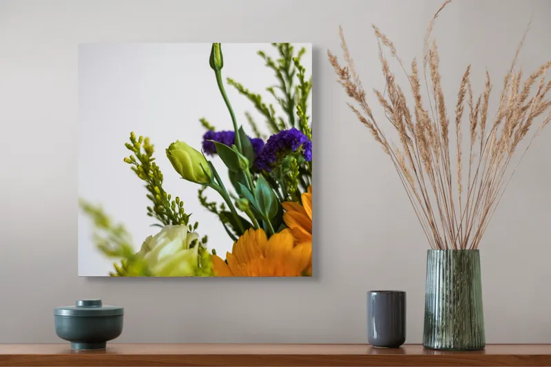 Tablou Canvas, "Dansul delicat al florilor de vară", Flori, Muguri, Galben, Mov, Verde, Delicatețe, Natură, Aranjament, Prospețime, Simetrie, 50 x 50 cm – poza 4