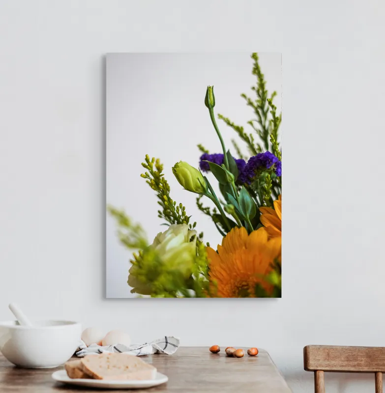 Tablou Canvas, "Dansul delicat al florilor de vară", Flori, Muguri, Galben, Mov, Verde, Delicatețe, Natură, Aranjament, Prospețime, Simetrie, 50 x 70 cm – poza 3