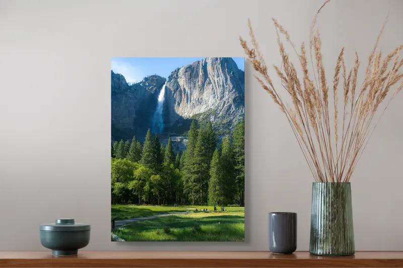 Tablou Canvas, "Cascada în inima muntelui verde", Cascadă, Munți, Pădure, Cer, Verdeață, Traseu, Relaxare, Natură, Turism, Frumusețe., 39 x 54 cm – poza 3