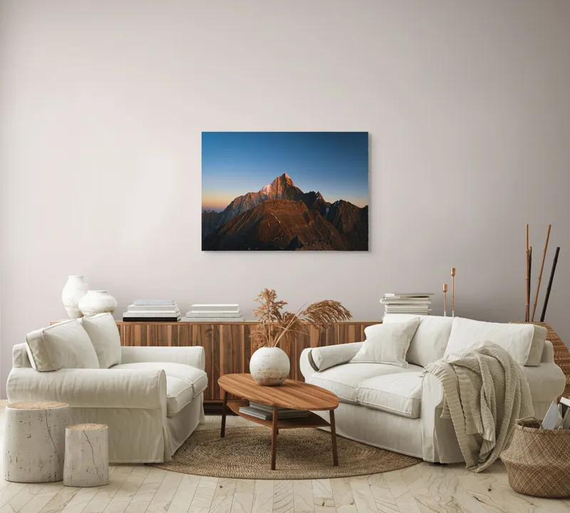 Tablou Canvas, "În lumina apusului muntele singuratic", Munți, Apus, Vârf, Cer, Stânci, Lumină, Peisaj, Înalt, Natură, Dramatic, 100 x 70 cm – poza 3