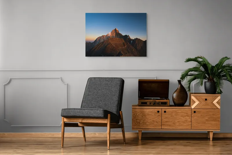 Tablou Canvas, "În lumina apusului muntele singuratic", Munți, Apus, Vârf, Cer, Stânci, Lumină, Peisaj, Înalt, Natură, Dramatic, 100 x 70 cm – poza 8