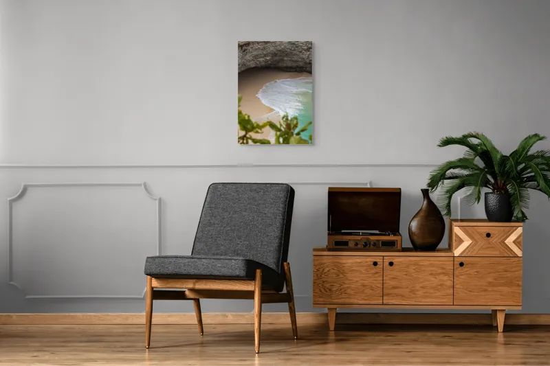 Tablou Canvas, "Valuri delicate pe plajă ascunsă", Plajă, Stânci, Nisip, Apă, Valuri, Vegetație, Natură, Relaxare, 50 x 70 cm – poza 8