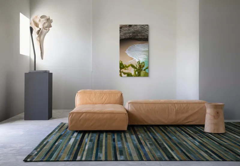 Tablou Canvas, "Valuri delicate pe plajă ascunsă", Plajă, Stânci, Nisip, Apă, Valuri, Vegetație, Natură, Relaxare, 50 x 90 cm – poza 5