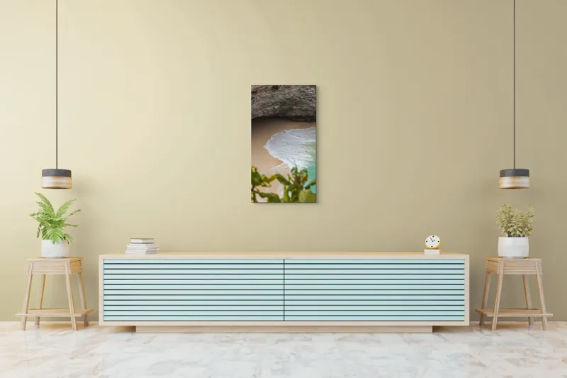 Tablou Canvas, "Valuri delicate pe plajă ascunsă", Plajă, Stânci, Nisip, Apă, Valuri, Vegetație, Natură, Relaxare, 50 x 90 cm – poza 6