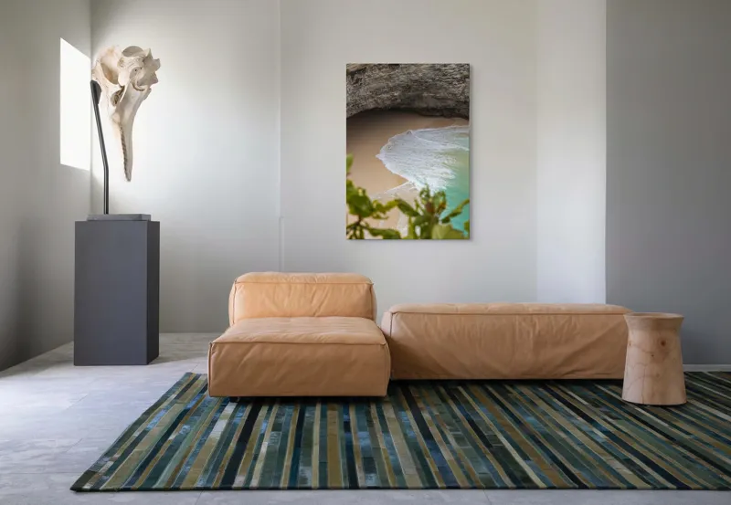 Tablou Canvas, "Valuri delicate pe plajă ascunsă", Plajă, Stânci, Nisip, Apă, Valuri, Vegetație, Natură, Relaxare, 70 x 100 cm – poza 7