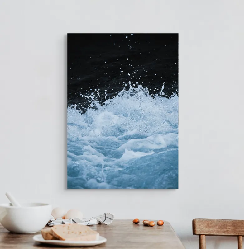 Tablou Canvas, "Freamătul apelor sub lună plină", Spumă, Energie, Dinamism, Apă, Impact, Fluiditate, Contrast, Viteză, Explozie, 50 x 70 cm – poza 3