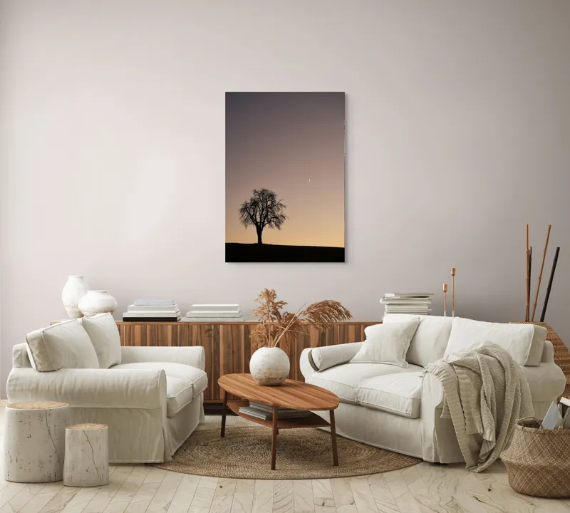 Tablou Canvas, "Luna și copacul singuratic", Copac, Asfințit, Siluetă, Cer, Semilună, Peisaj, Liniște, Seară, 70 x 100 cm – poza 4