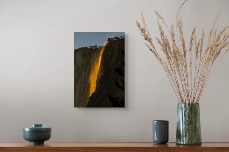 Tablou Canvas, "Cascada aurie în amurgul serii", Apus, Cascadă, Aurie, Spectacol, Nisip, Strălucire, Stâncă, Natură, Magie, 26 x 39 cm – poza 5