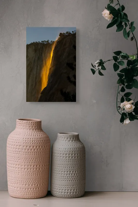 Tablou Canvas, "Cascada aurie în amurgul serii", Apus, Cascadă, Aurie, Spectacol, Nisip, Strălucire, Stâncă, Natură, Magie, 26 x 39 cm – poza 6