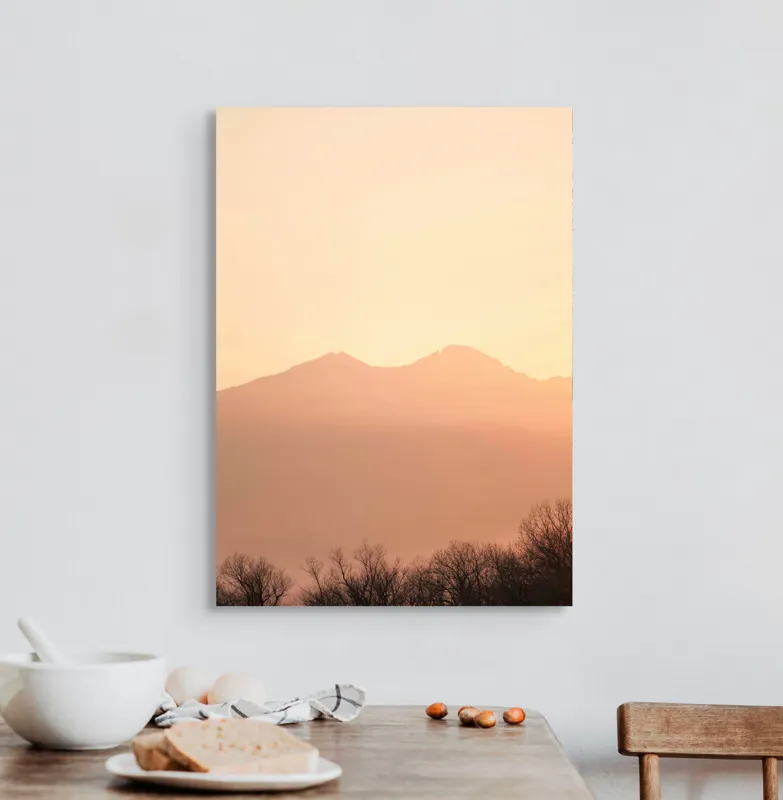 Tablou Canvas, "Lumina răsăritului peste munții liniștiți", Apus, Pădure, Siluete, Munți, Cer, Roz, Liniște, Natură, 50 x 70 cm – poza 3