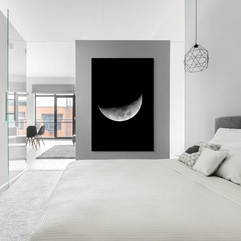 Tablou Canvas, "Luna misterioasă în noapte clară", Lună, Ceaţă, Noapte, Spaţiu, Mister, Lumină, Cratere, Semilună, Tăcere, Umbre, 100 x 150 cm – poza 5
