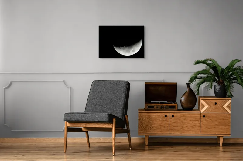 Tablou Canvas, "Albastrul întunecat al lunii pe cer", Lună, Semilună, Cer, Noapte, Umbre, Mister, Lumină, Culoare, 70 x 50 cm – poza 4