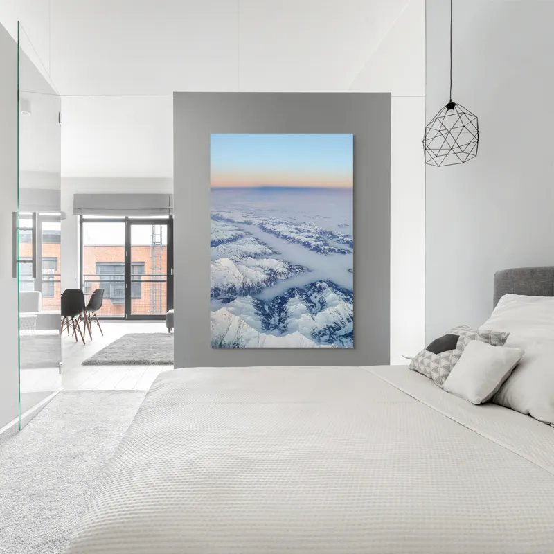 Tablou Canvas, "Lumină și umbre peste munți albi", Nor, Munți, Zăpadă, Apus, Cer, Albastru, Peisaj, Lumină, Liniste, Frumusețe, 100 x 150 cm – poza 5