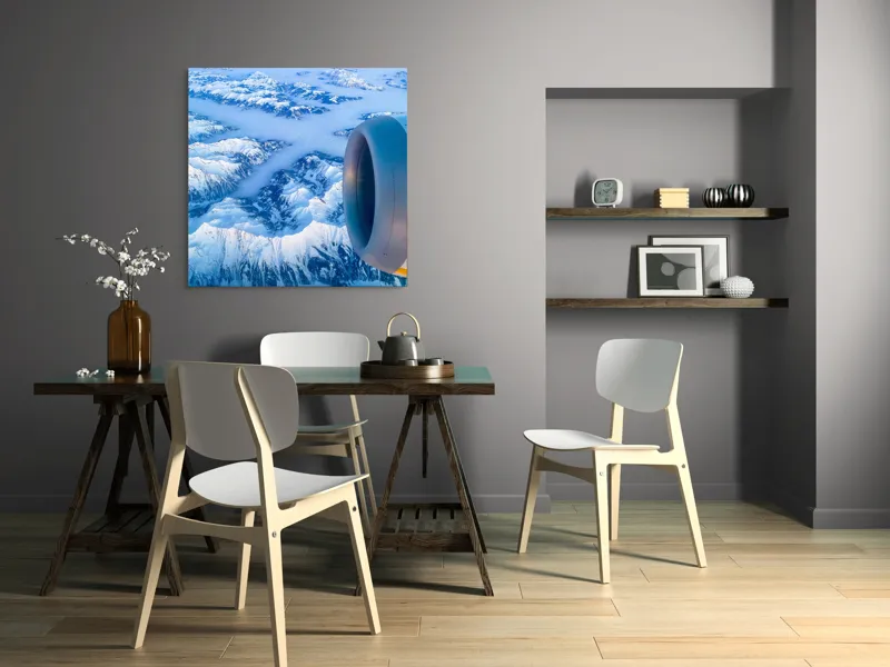 Tablou Canvas, "Vârfuri montane sub cerul senin", Aerian, Munți, Zăpadă, Nor, Turbină, Peisaj, Altitudine, Horizon, Albastru, 100 x 100 cm – poza 6