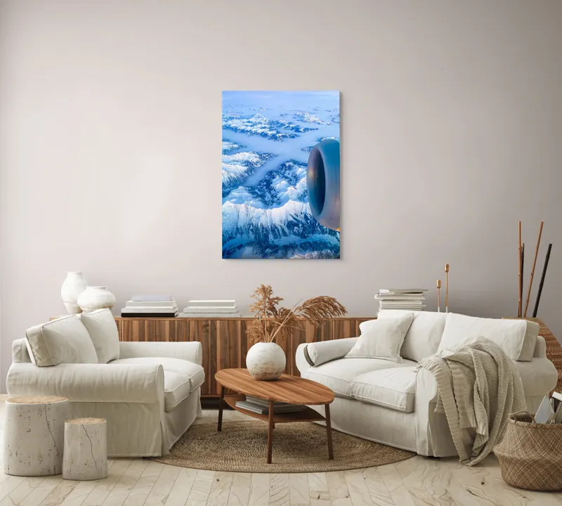 Tablou Canvas, "Vârfuri montane sub cerul senin", Aerian, Munți, Zăpadă, Nor, Turbină, Peisaj, Altitudine, Horizon, Albastru, 70 x 100 cm – poza 4