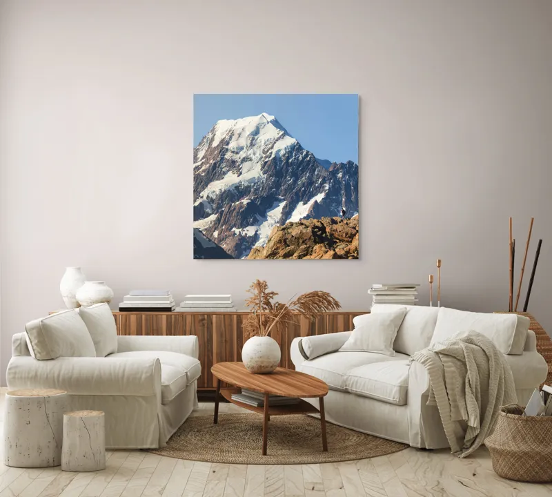 Tablou Canvas, "Un alpinist cucerește înălțimile mărețe", Munte, Zăpadă, Cer, Stânci, Alpinist, 100 x 100 cm – poza 3