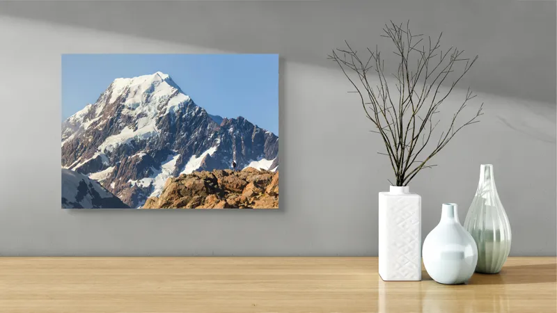 Tablou Canvas, "Un alpinist cucerește înălțimile mărețe", Munte, Zăpadă, Cer, Stânci, Alpinist, 54 x 39 cm – poza 3
