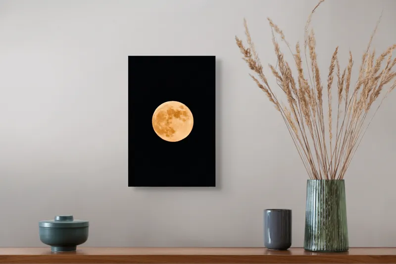 Tablou Canvas, "Luna plină luminând cerul nopții", Lună, Portocalie, Noapte, Cer, Strălucire, Mister, Frumusețe, Rotunjime, Contrast, Senzație, 26 x 39 cm – poza 5