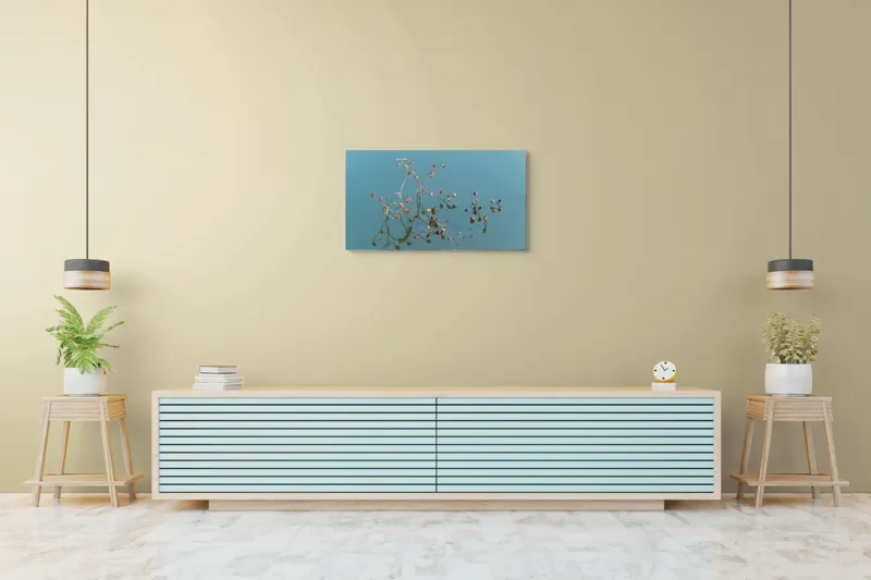 Tablou Canvas, "Reflecții delicate pe apa liniștită", Flori, Reflecții, Apă, Albastru, Natură, Liniște, Rămășițe, Artă, Serenitate, 90 x 50 cm – poza 5