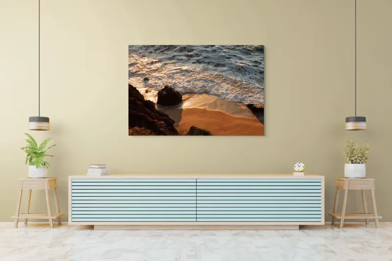 Tablou Canvas, "Reflexiile soarelui pe valuri line", Valuri, Nisip, Apus, Stânci, Spumă, 150 x 100 cm – poza 6
