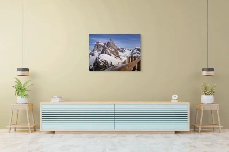 Tablou Canvas, "Drumul spre vârful înzăpezit alpin", Munte, Zăpadă, Cer, Stâncă, Potecă, Iarnă, Priveliște, Senin, Vârfuri, Natură, 100 x 70 cm – poza 4