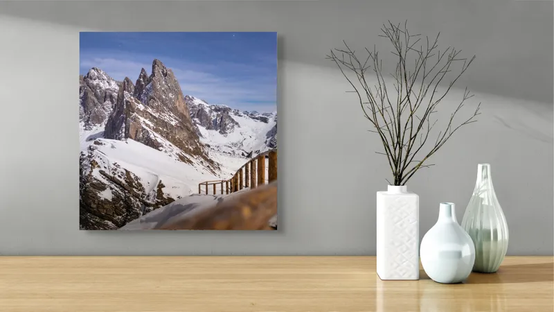 Tablou Canvas, "Drumul spre vârful înzăpezit alpin", Munte, Zăpadă, Cer, Stâncă, Potecă, Iarnă, Priveliște, Senin, Vârfuri, Natură, 50 x 50 cm – poza 3