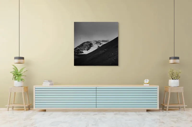 Tablou Canvas, "Munți austeri sub cer înnorat", Sumbru, Montan, Înghețat, Solitar, Noros, Pustiu, Rece, Abrupt, 100 x 100 cm – poza 5