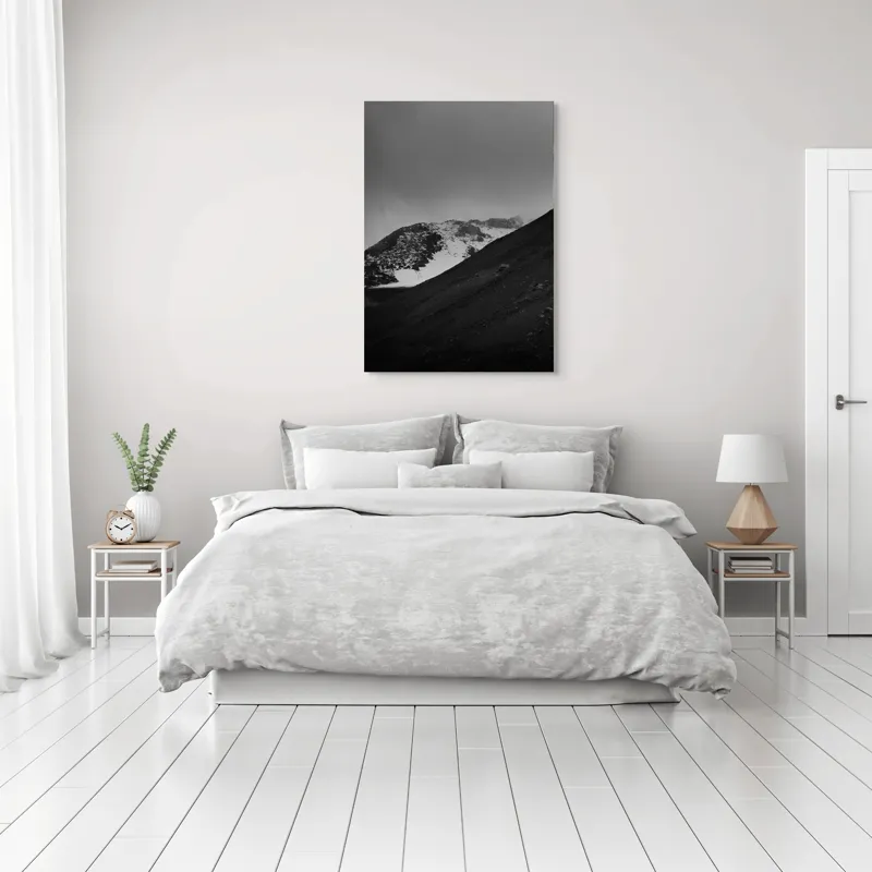 Tablou Canvas, "Munți austeri sub cer înnorat", Sumbru, Montan, Înghețat, Solitar, Noros, Pustiu, Rece, Abrupt, 70 x 100 cm – poza 3