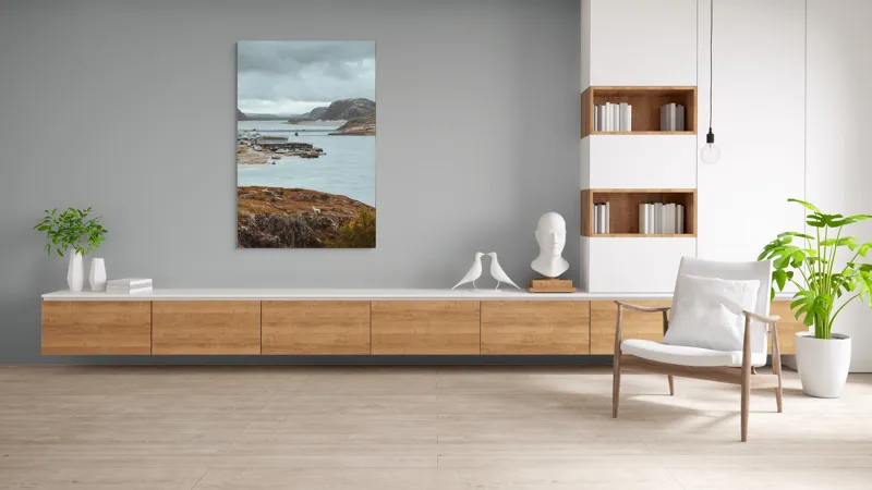 Tablou Canvas, "Peisaj nordic cu fiord și sat", Nor, Liniște, Peisaj, Munți, Apă, Nori, Hărțiș, Toamnă, Natură, Vedere, 100 x 150 cm – poza 8