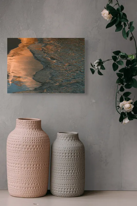 Tablou Canvas, "Reflexii ale amurgului pe mare", Apus, Reflexii, Valuri, Textură, Lumină, Mal, Apă, Calm., 54 x 39 cm – poza 8